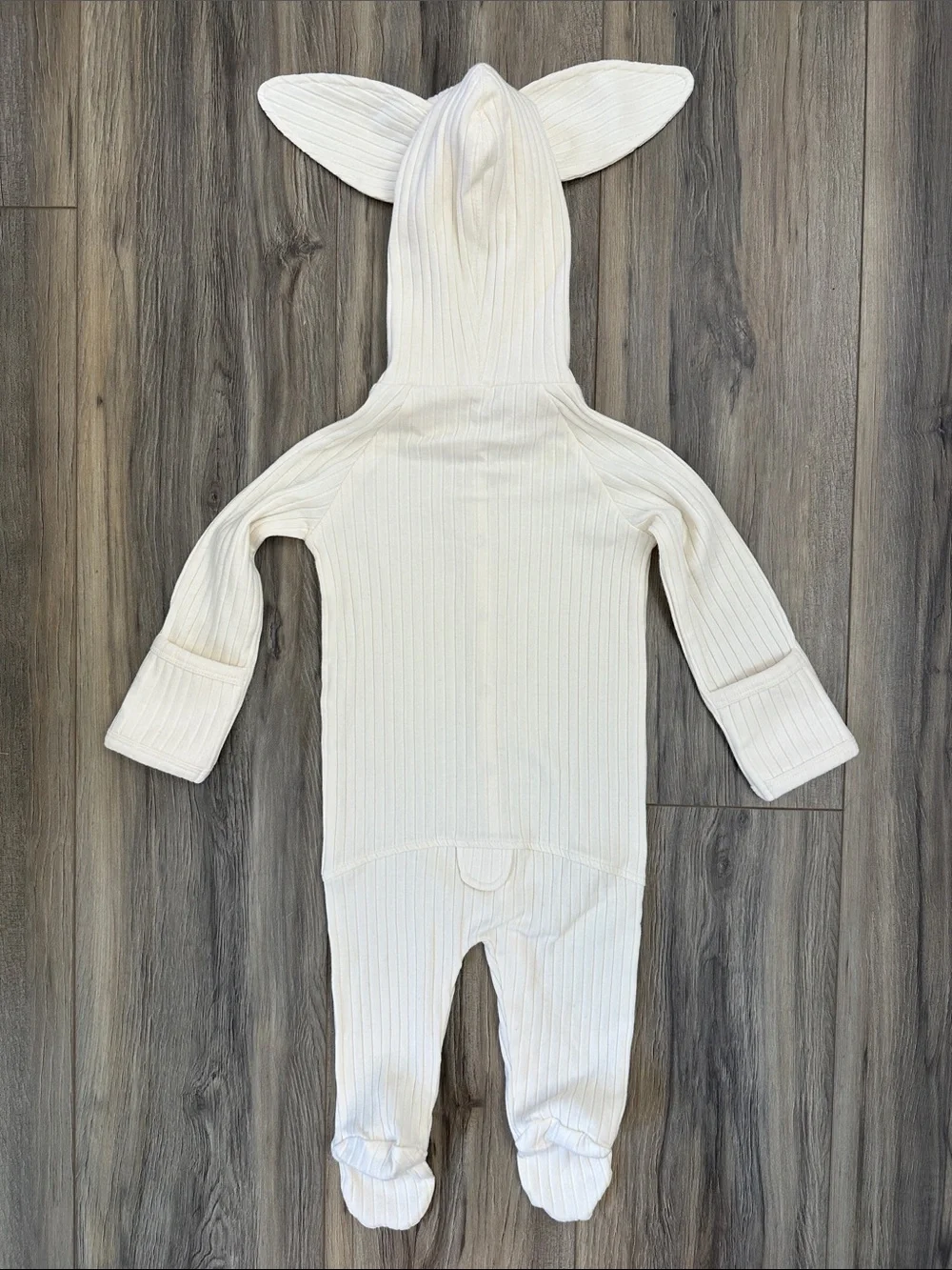KATE QUINN 6-9m BUNNY Cream/White Ribbed Snap-Front Hooded & Footie Bodysuit